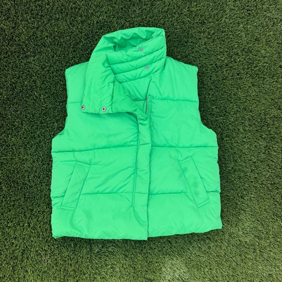 BDG Urban Outfitters Jackets & Blazers - BDG NWT Urban Outfitters Kelly Puffer Vest Green Polyester Oversized XS